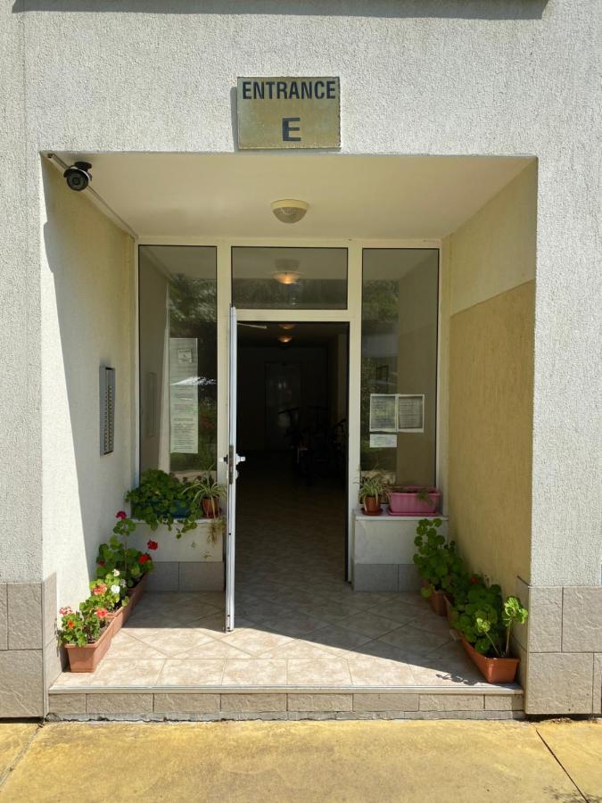 Cozy Apartment By The Sea Равда Экстерьер фото