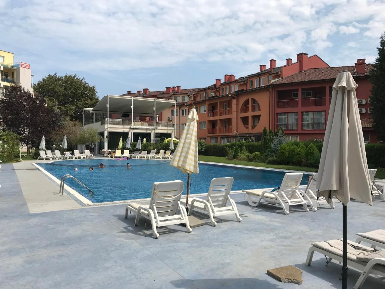 Cozy Apartment By The Sea Равда Экстерьер фото