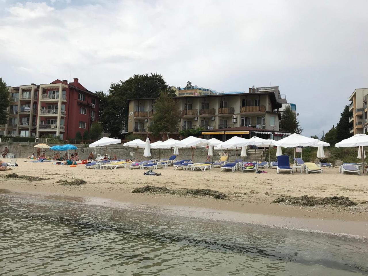 Cozy Apartment By The Sea Равда Экстерьер фото